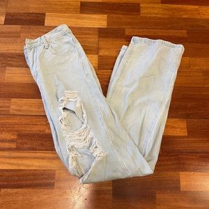 Baggy Lightwash Ripped Jeans